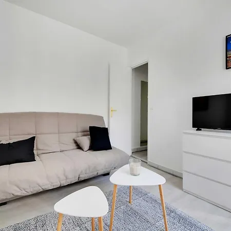 Charming 2p - 11e Bastille *